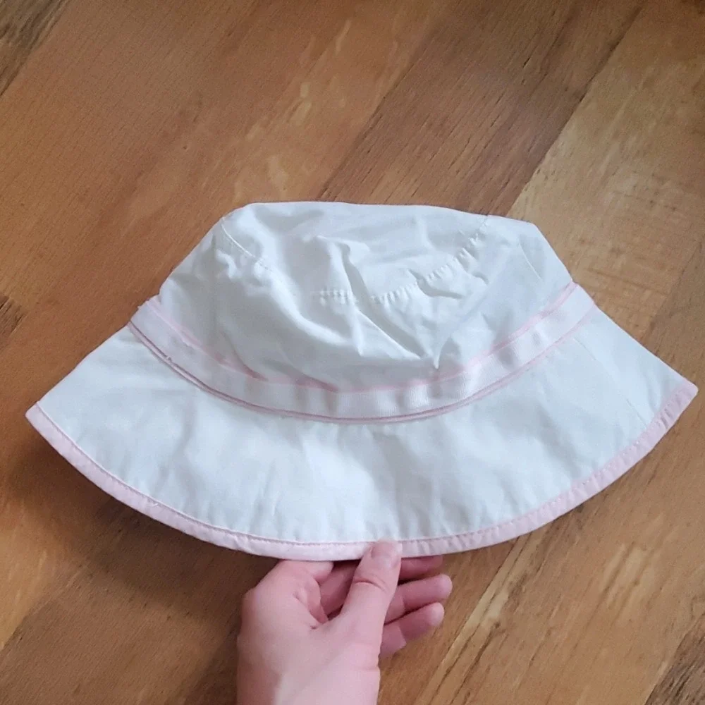 GAP Baby Girl Summer White With Pink Accents Sun Hat With Chin‎ Strap Size 2-3